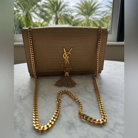 YSL - KATE MEDIUM TASSEL IN CROCODILE-EMBOSSED LEATHER BAG DARK BEIGE - Picture 6 of 12